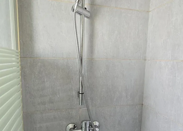 アパート Bookly With 2 1 Bathroom 1 Kitchen And Living *