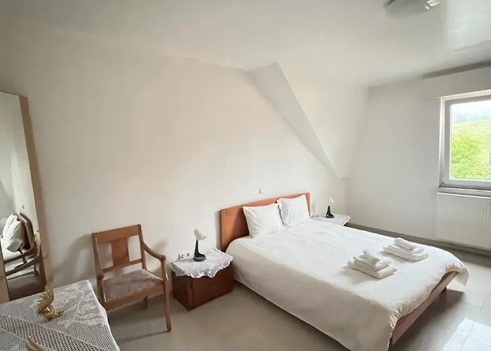 Bookly With 2 1 Bathroom 1 Kitchen And Living 아파트